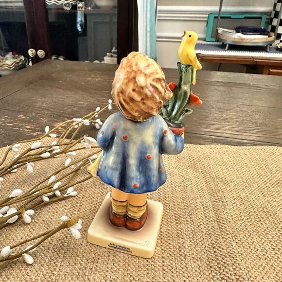 Goebel Hummel CONGRATULATIONS Girl Figurine 17/0 Final Issue TMK 7 Vintage - Picture 3 of 9
